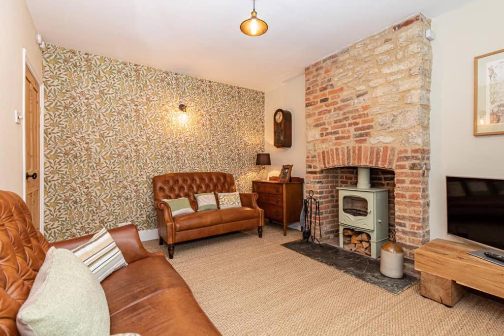 Oxfordshire Living - The Bowler Hat Cottage - Woodstock Esterno foto