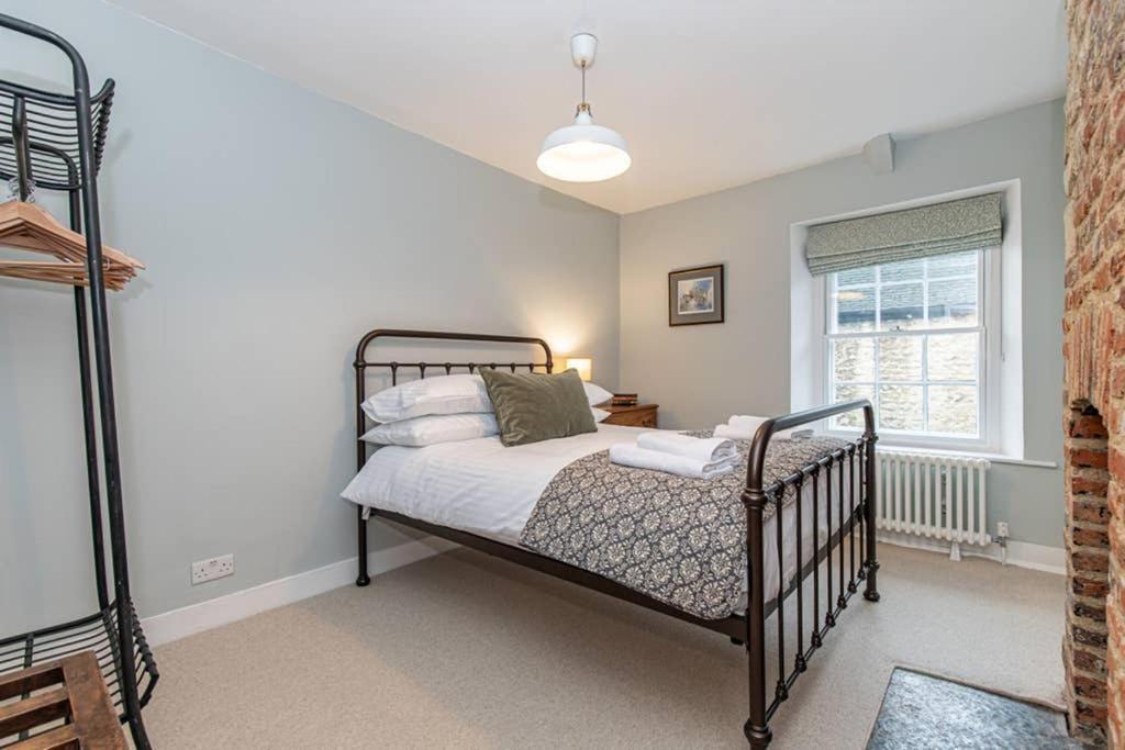 Oxfordshire Living - The Bowler Hat Cottage - Woodstock Esterno foto