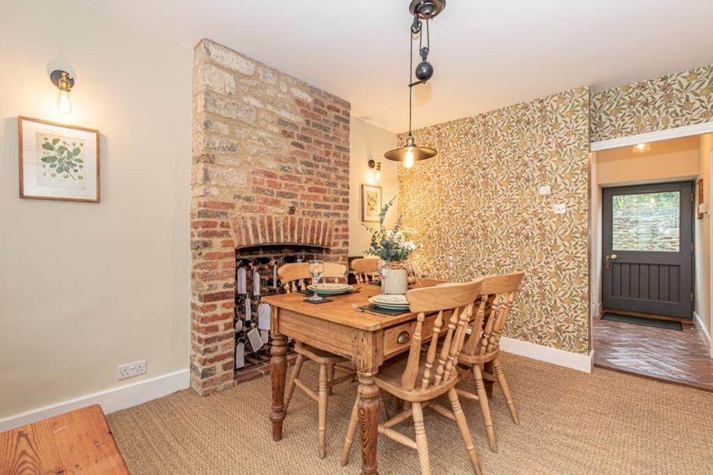 Oxfordshire Living - The Bowler Hat Cottage - Woodstock Esterno foto