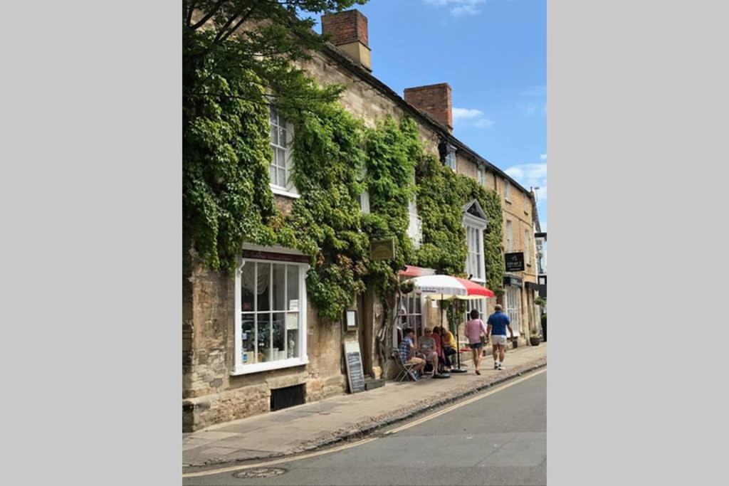 Oxfordshire Living - The Bowler Hat Cottage - Woodstock Esterno foto