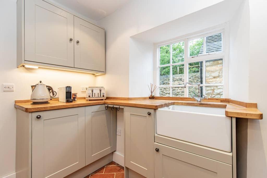 Oxfordshire Living - The Bowler Hat Cottage - Woodstock Esterno foto